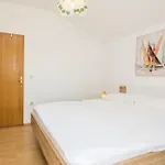 Napros 4 By Interhome Appartamento Nin