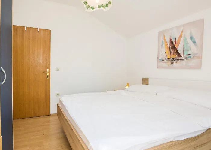 Napros 4 By Interhome Lejlighed Nin