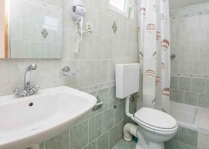 Napros 4 By Interhome